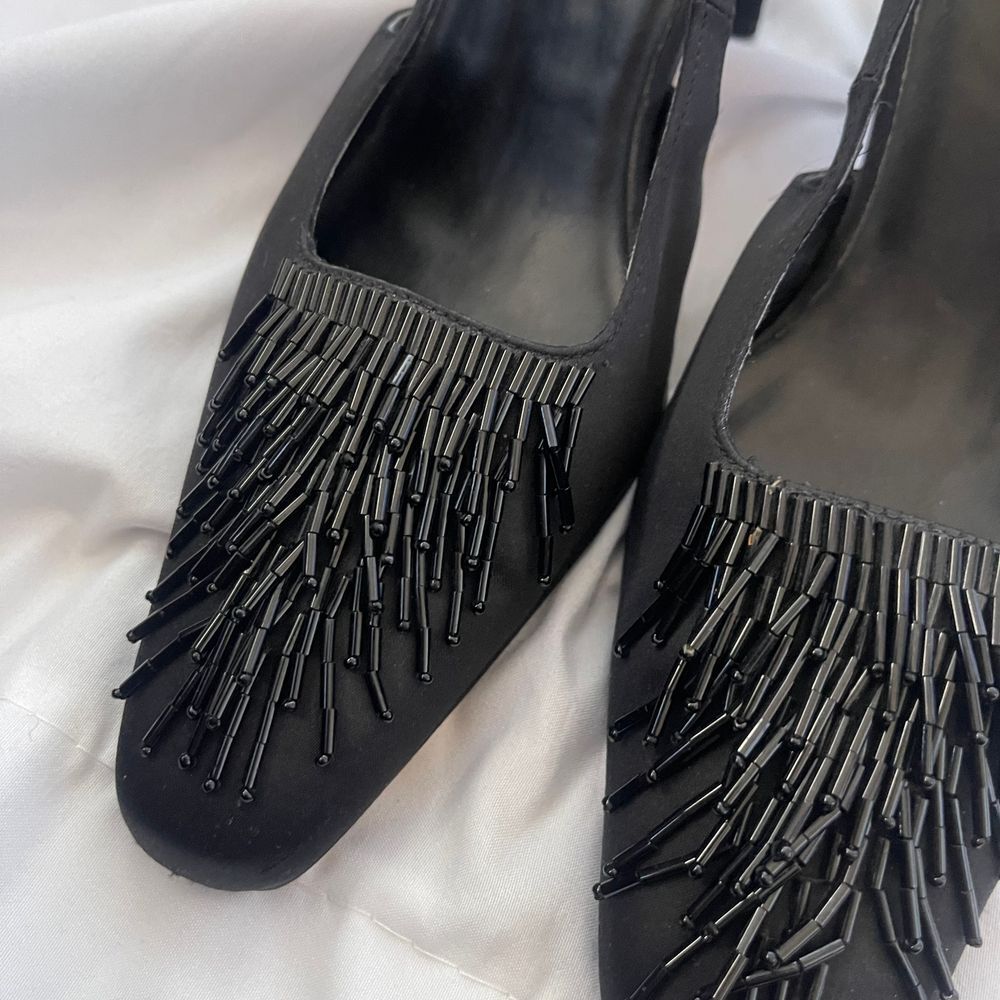 Vintage 90s Apostrophe‎ Lulu Pointed Toe Beaded Slingback Heels